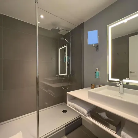 Novotel Centre Gare Montparnasse Hotel 4*