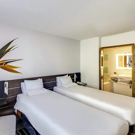 Novotel Centre Gare Montparnasse 4*