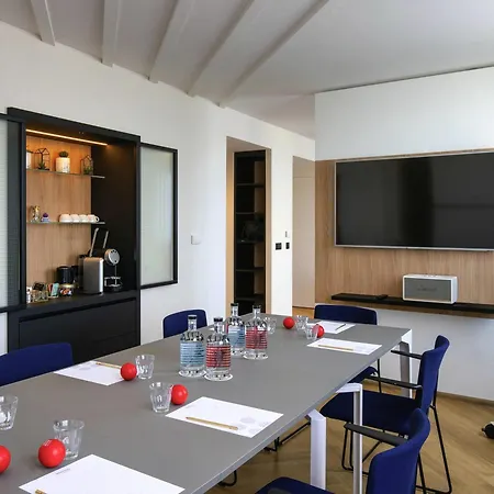 Novotel Centre Gare Montparnasse Hotel 4*
