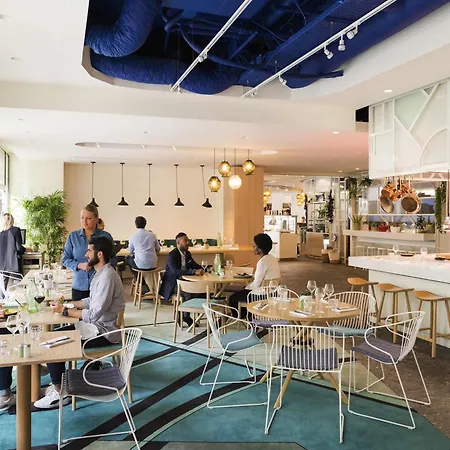 Novotel Centre Gare Montparnasse 4*