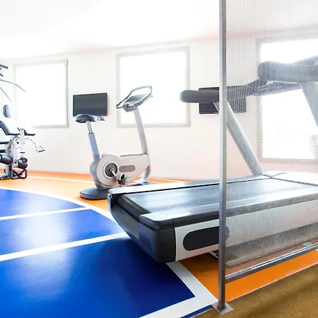 Novotel Centre Gare Montparnasse 4*