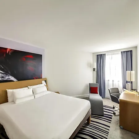 Novotel Centre Gare Montparnasse Hotel 4*