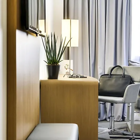 Novotel Centre Gare Montparnasse Hotel 4*