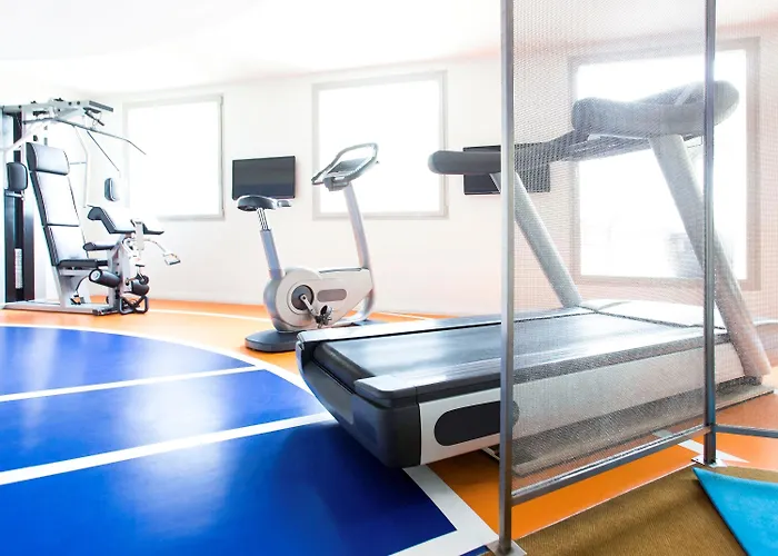 Novotel Centre Gare Montparnasse 4*