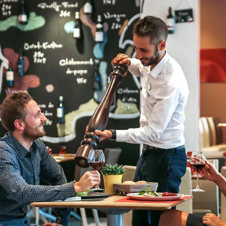 Novotel Centre Gare Montparnasse Hotel Paryż