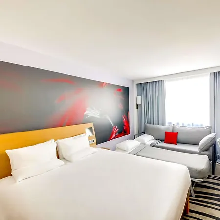 Novotel Centre Gare Montparnasse 4*